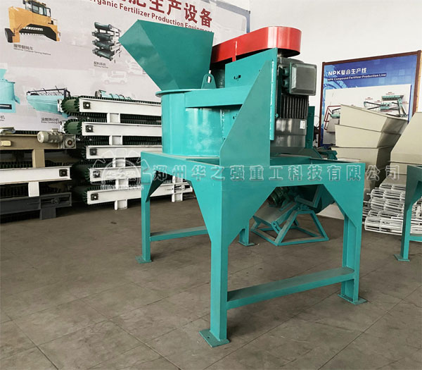 大型養(yǎng)雞場(chǎng)用新型立式粉碎機(jī)有哪些特點(diǎn)和優(yōu)勢(shì)？